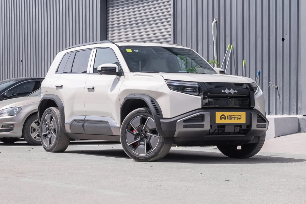 2025 BYD Titanium 3